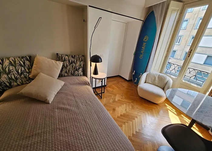 Exclusive Floor 2-bedroom Flat