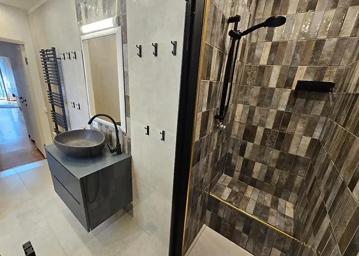 Exclusive Floor 2-bedroom Flat Lägenhet *