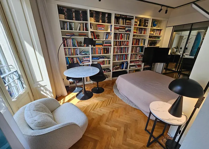 Lägenhet Exclusive Floor 2-bedroom Flat