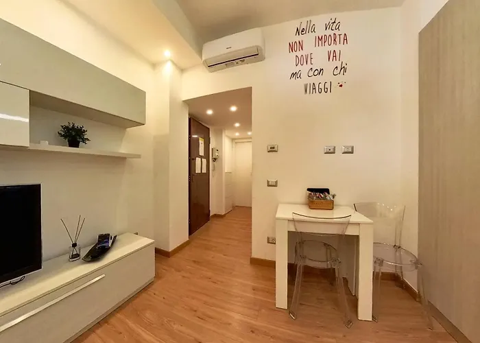 N&ghomesweethome Raffaelloelegante Ideale Affari Apartment