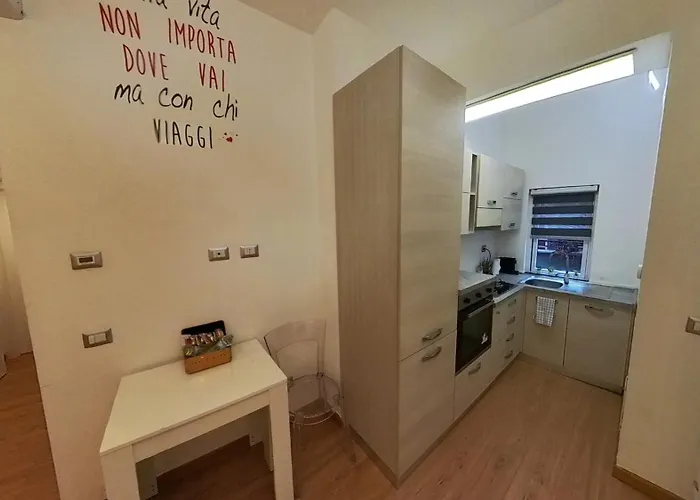 N&ghomesweethome Raffaelloelegante Ideale Affari Apartment