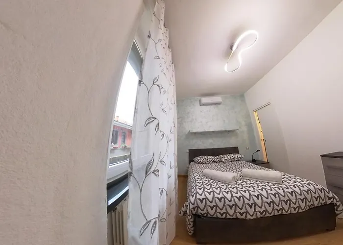 N&ghomesweethome Raffaelloelegante Ideale Affari Apartment