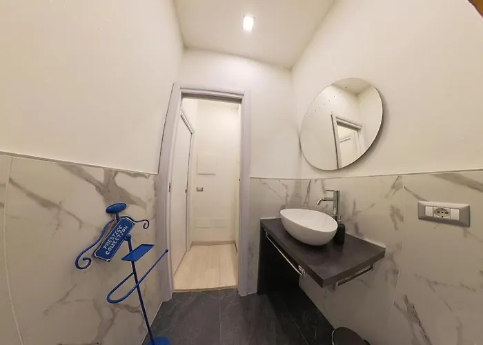 N&ghomesweethome Gogh Elegante E Confortevole Apartament