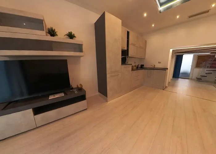 N&ghomesweethome Gogh Elegante E Confortevole Apartament *