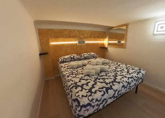 N&ghomesweethome Gogh Elegante E Confortevole *