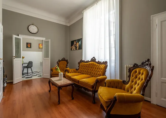 아파트 Nerino House, Elegante E Tranquillo A 5 Minuti Dal Duomo 밀라노