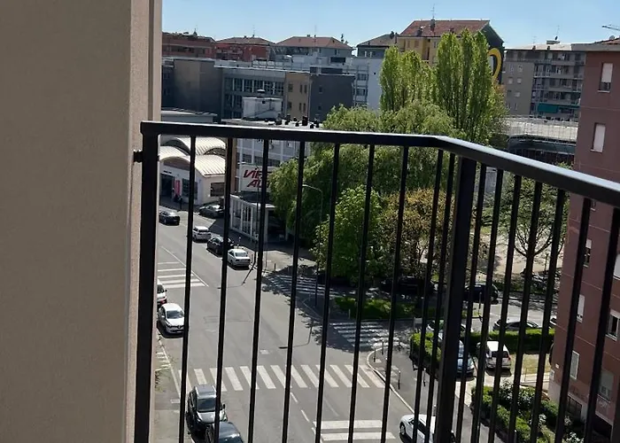 Lägenhet Rafael - 10 Min From Linate Airport, Fs, Ospedale San Raffaele