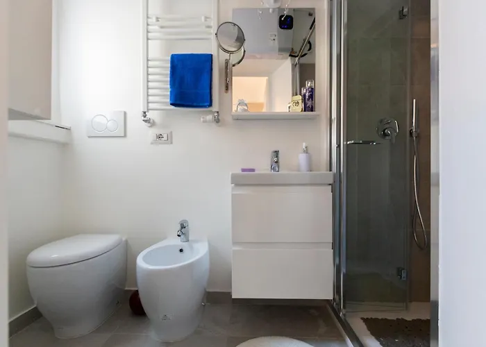 Commenda White Milan