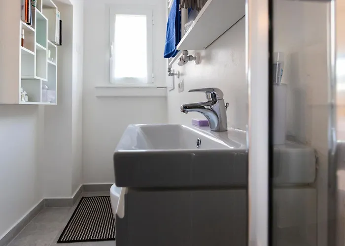 Commenda White Milan