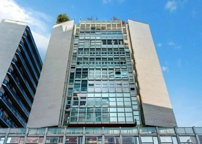 Apartment Sky View -porta Nuova- 2 Con Balcone