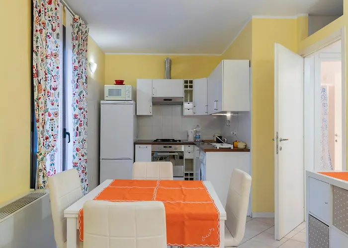 Xenia - Spacious Three-room 10 Min From Linate Appartement
