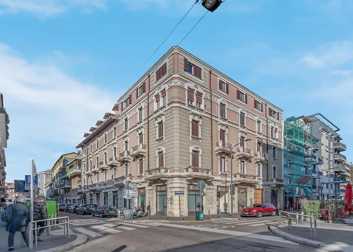 Duomo-isola Design-self Check-in Milano