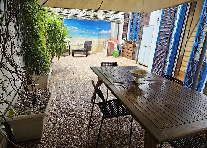 House In The Center Of