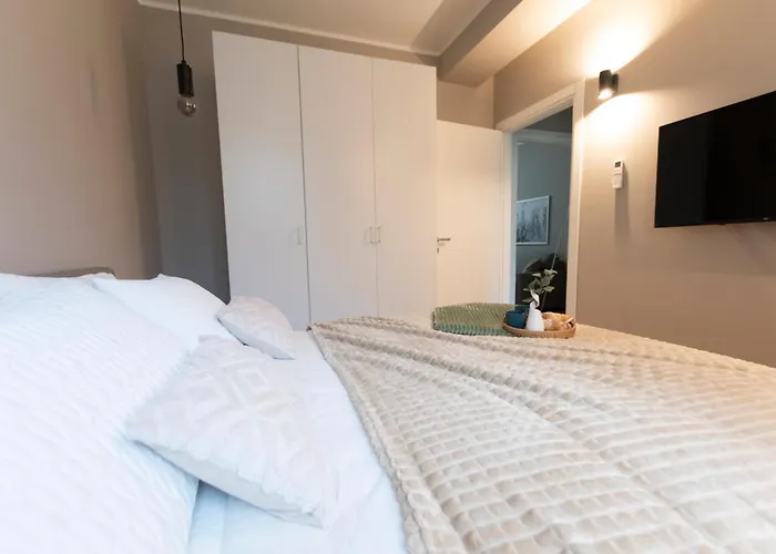 Ihost Luxury -free Parking- Plana 6 Apartment *