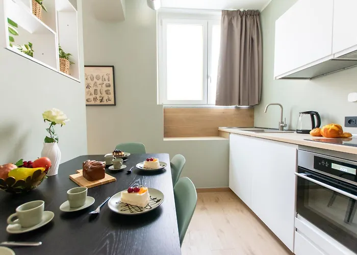 Ihost Luxury -free Parking- Plana 6 Apartment