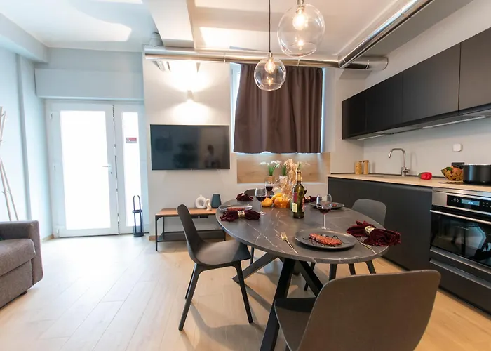 Ihost Luxury -free Parking- Plana 6 *