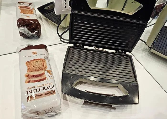 Exclusive Floor 2-bedroom Flat *