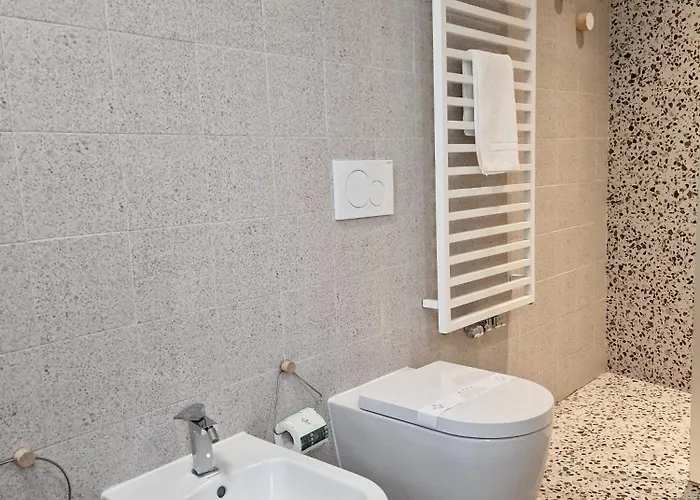 Cozy Flat Mins Walk To Navigli&metro Porta Genova Appartamento *