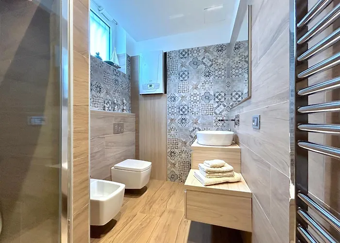 R39 Elegant With Private Parking Apartment *