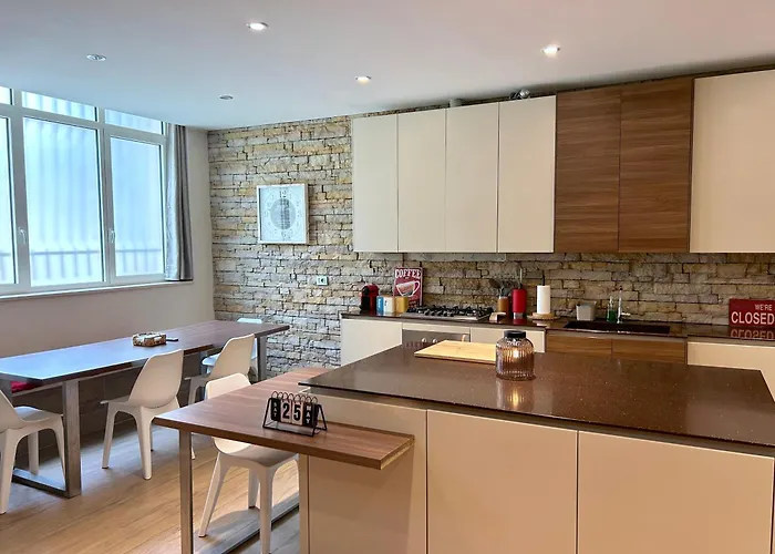 R39 Elegant With Private Parking * Mailand