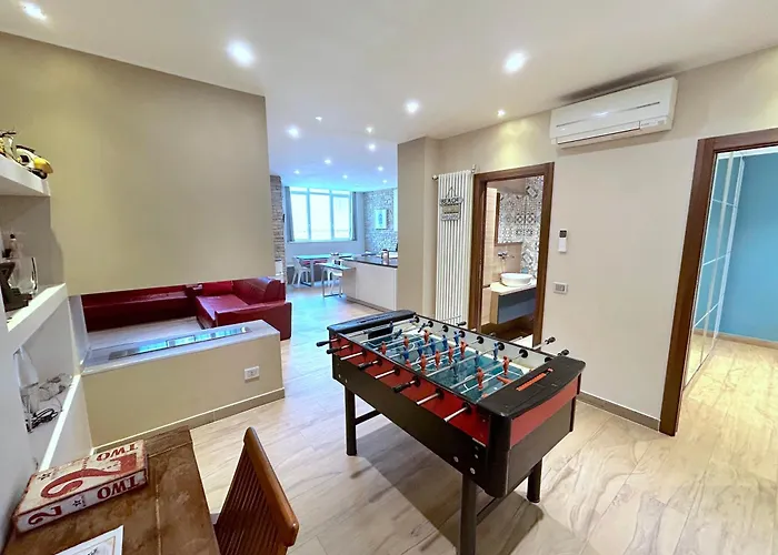 R39 Elegant With Private Parking Apartment