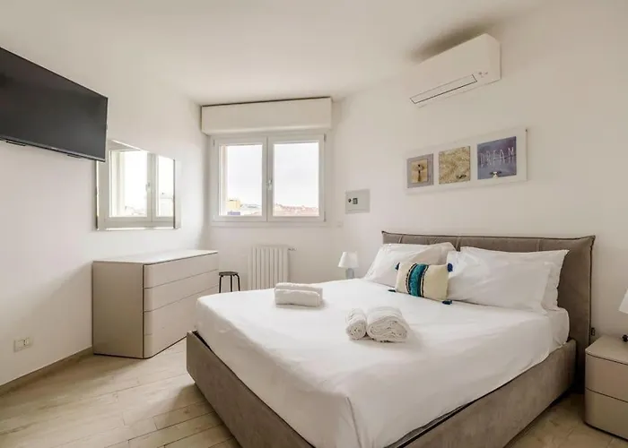 Brand New 3 Bedrooms In Navigli Area Apartmán *