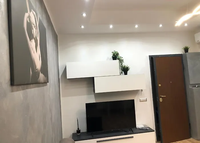 N&ghomesweethome Canova Accogliente - Affari