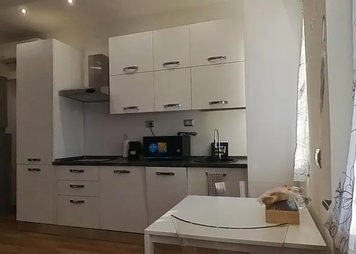 N&ghomesweethome Canova Accogliente - Affari Milano