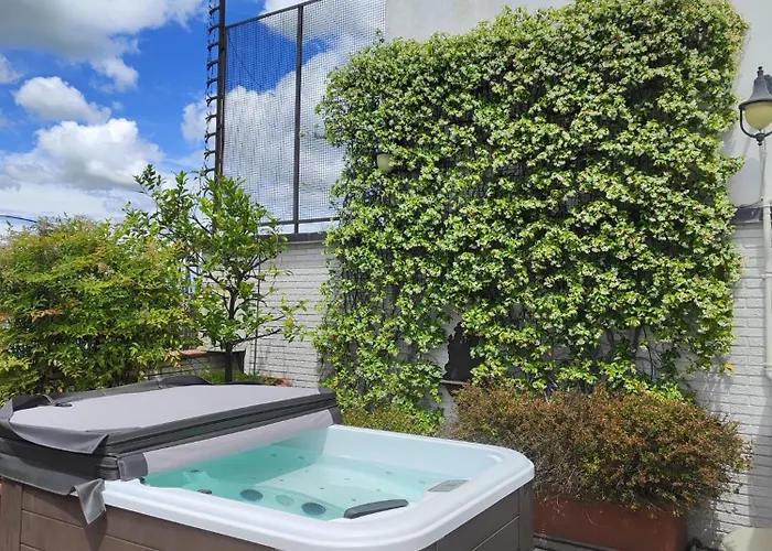 Rooftop Terrace - Elegante Attico Con Idromassaggio 公寓 *