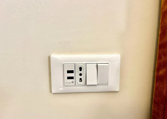 Elegant Historic On A Tree-lined Avenue Near Cadorna Station And Last Supper *