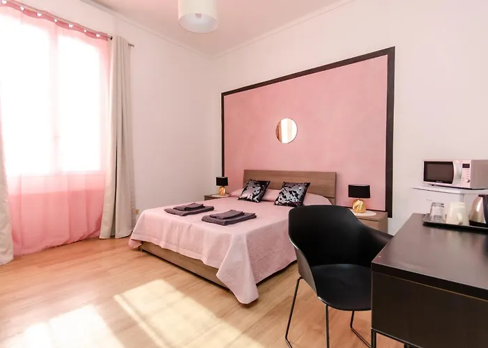 Проживание в семье Pink Милан