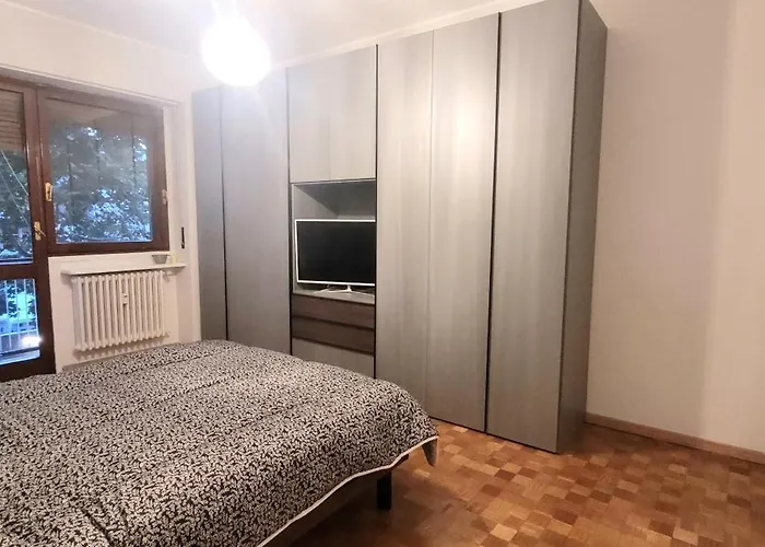 Cozy In A Shared Close To Linate Airport Stanza In Condiviso A Due Passi Da Linate Privat bolig *