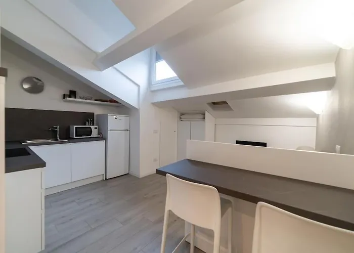 Intrho Flat Porta Romana * Milão