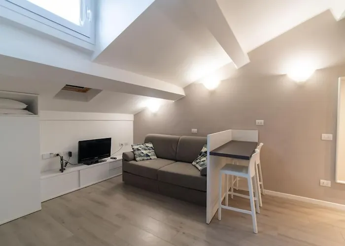 Intrho Flat Porta Romana Apartamento