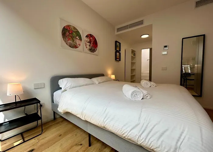 Apartmán Kibilu Luxury With Terrace, Isola District And Near Garibaldi Station