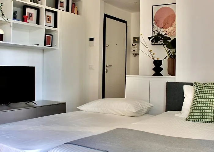 Comfy & Chic Near Universita Iulm & Famagosta-ideal For Work