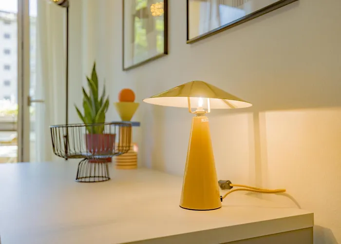 Lägenhet Comfy & Chic Near Universita Iulm & Famagosta-ideal For Work *