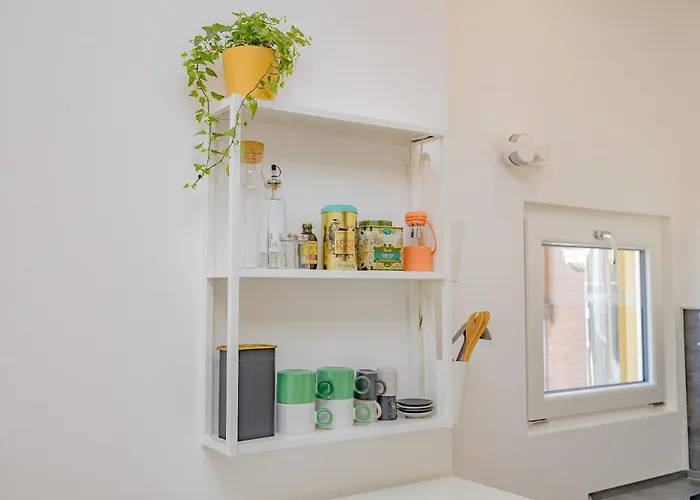 Apartment Comfy & Chic Near Universita Iulm & Famagosta-ideal For Work *