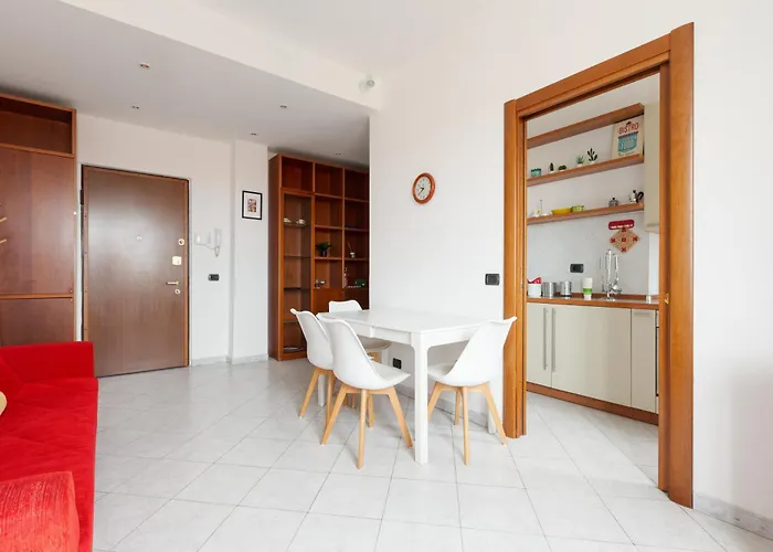 Lägenhet Guesthost - Piazzale Brescia- Cosy With Balcony