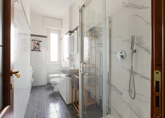 Lägenhet Guesthost - Piazzale Brescia- Cosy With Balcony Milano