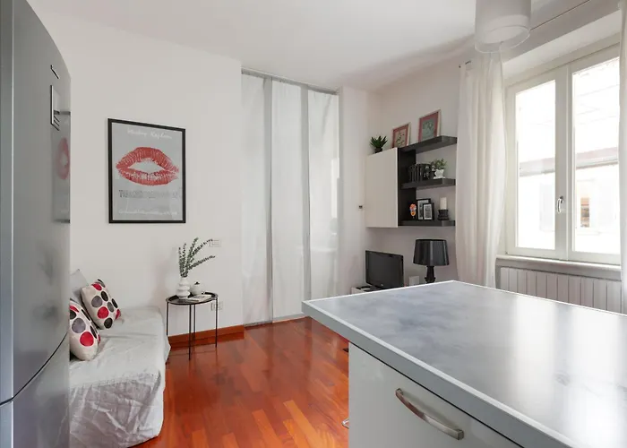 Guesthost - Porta Venezia M1 Cosy *