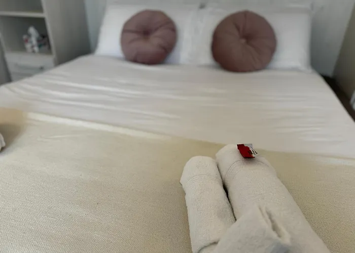 Regina In Sky Santa Giulia - Sky Tv, Wifi E Breakfast Box Apartment *