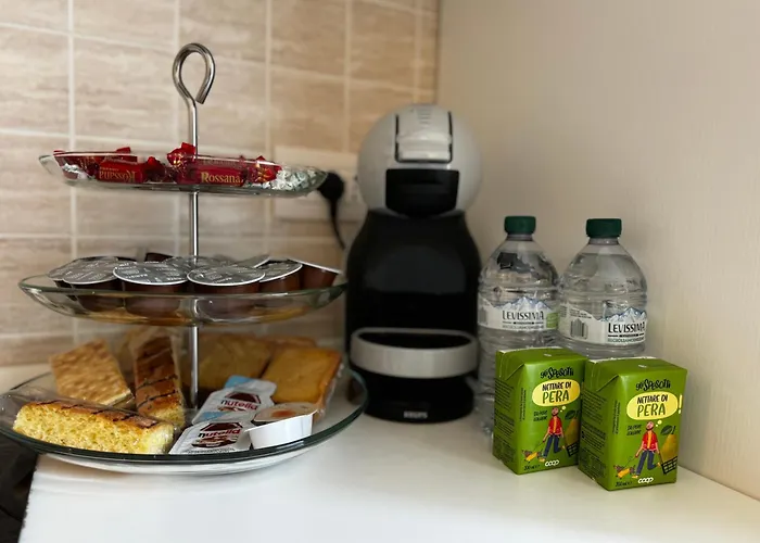 Regina In Sky Santa Giulia - Sky Tv, Wifi E Breakfast Box Appartamento