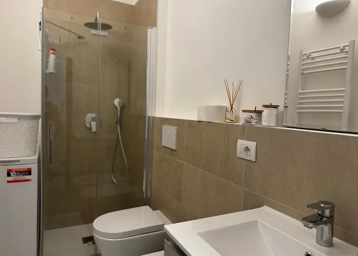 Regina In Sky Santa Giulia - Sky Tv, Wifi E Breakfast Box Apartment *