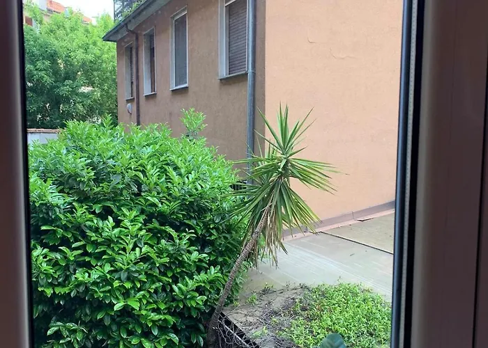 Apartment M20, Isola Garibaldi *