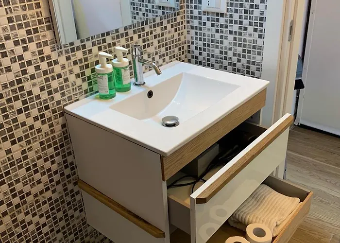 M20, Isola Garibaldi *