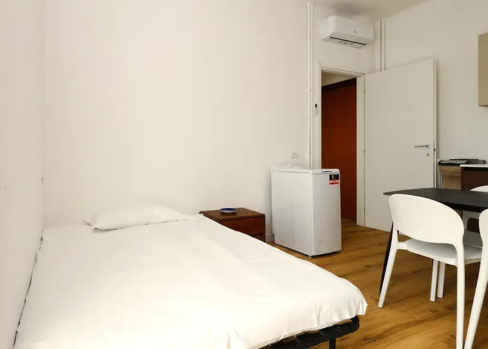 Joivy 1-bed With Balcony Near Subway * ミラノ