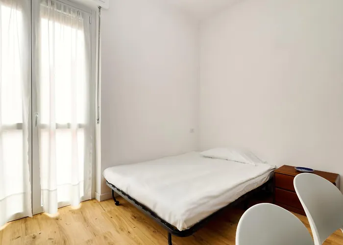 Joivy 1-bed With Balcony Near Subway *