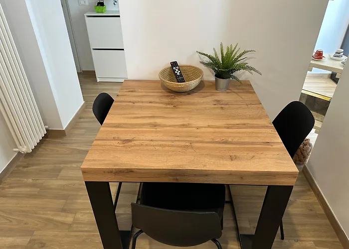 Repetti Design - 10 Min To Centre & Airport *