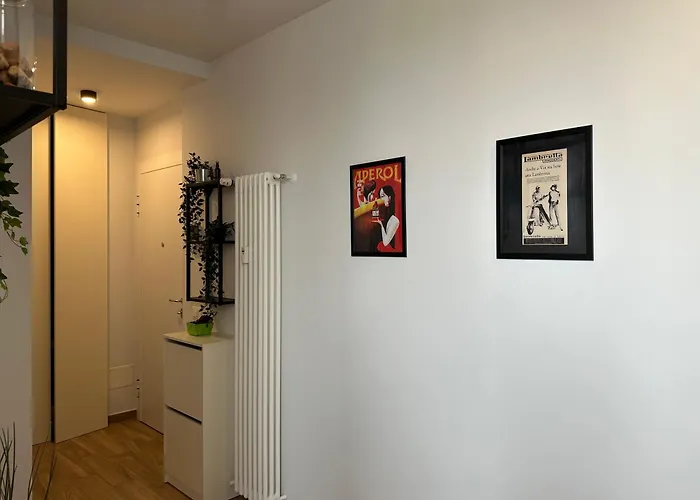 Repetti Design - 10 Min To Centre & Airport Apartment